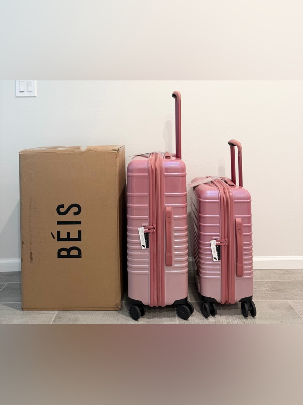 The Medium Check-in Luggage in Wicked Pink - Picture 4 of 4